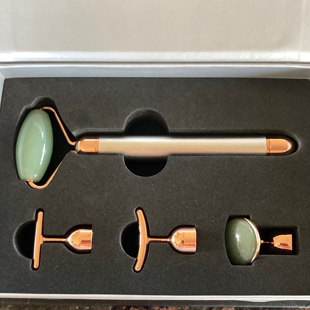 4 in 1 Vibrating Jade Roller